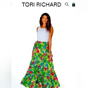 NWT Tori Richard Fantasy Island Annemarie Skirt- medium